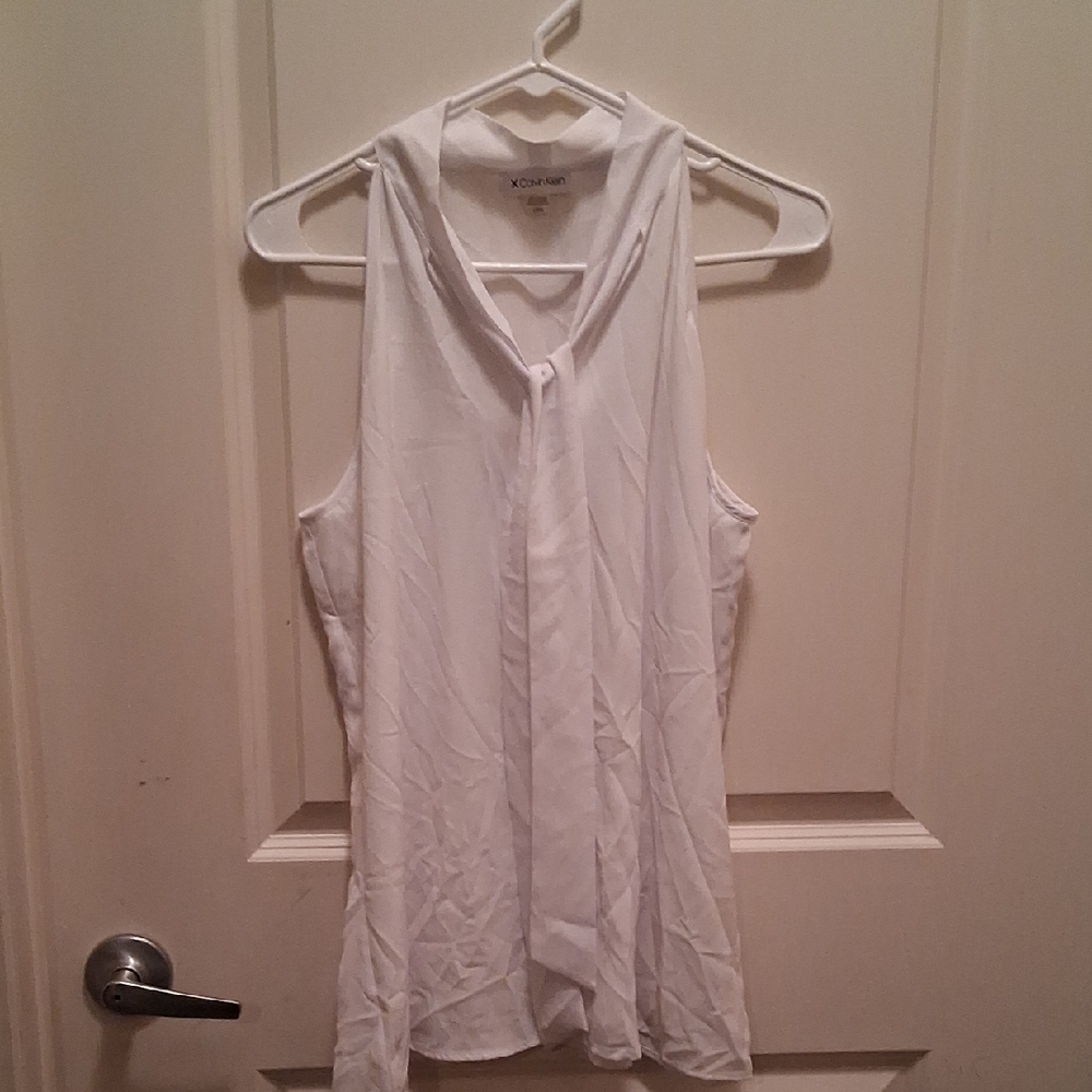 Calvin Klein Elegant White Sleeveless Blouse